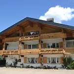 Alp-chalet Aparthotel Hirschegg (Vorarlberg)