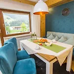 Alp-chalet 아파트호텔 4*