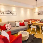 아파트호텔 Alp-chalet 4*