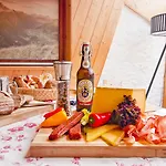 Alp-chalet 아파트호텔