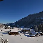 Alp-chalet 아파트호텔