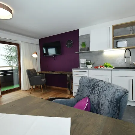 Alp-chalet Aparthotel Hirschegg (Vorarlberg)