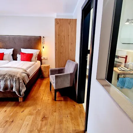 Ξενοδοχείο με διαμερίσματα Alp-chalet 4*