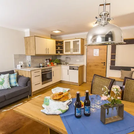 Alp-chalet Aparthotel Hirschegg (Vorarlberg)