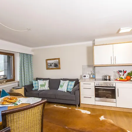 Alp-chalet Aparthotel Hirschegg (Vorarlberg)