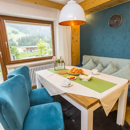 Alp-chalet شقة فندقية 4*