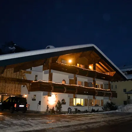 Alp-chalet Aparthotel Hirschegg (Vorarlberg)