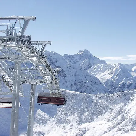 Aparthotel Alp-chalet 3*