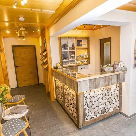 Alp-chalet מלון דירות